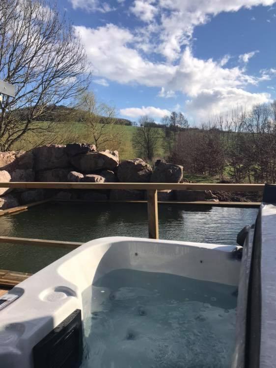 Les Nuits Insolites De La Mothe - Hebergement En Bulle Ou Tiny House Avec Spa Privatif Outremecourt Dış mekan fotoğraf